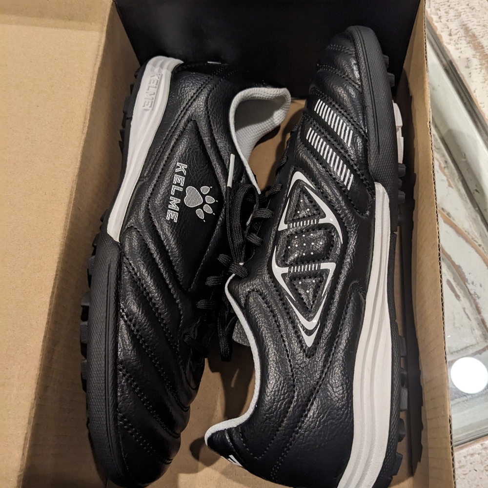 Boys Kelme indoor soccer shoes